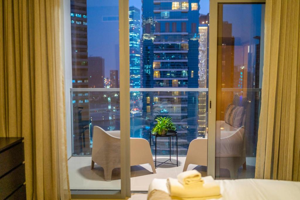 Exquisite Upscale Modern Apt in Downtown-Sleeps 4